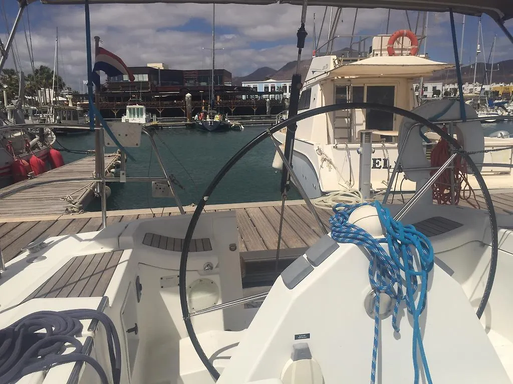 Hotel Salitre Boat Playa Blanca
