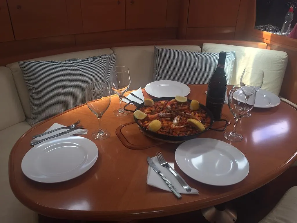 Botel Hotel Salitre Boat Playa Blanca